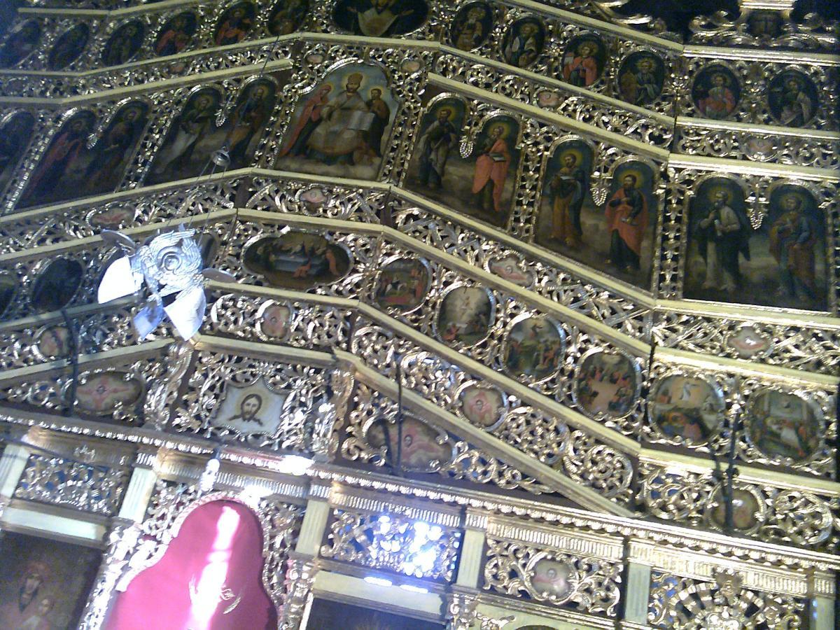 CATAPETEASMA BISERICII