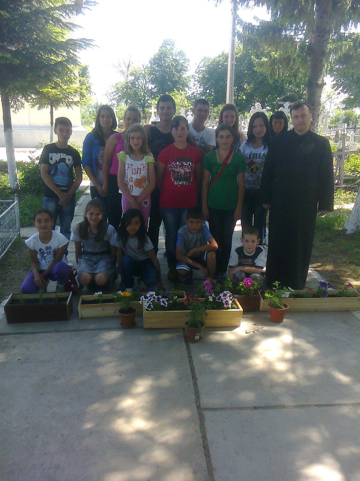 FLORI PENTRU BISERICĂ